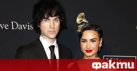 Деми Ловато официално е съпруга Поп звездата и бивша тийн