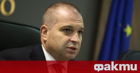 Министър на регионалното развитие Гроздан Караджов още не е получил