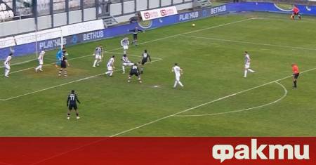 Десетима от Локомотив Пловдив стигнаха до драматично равенство 1 1