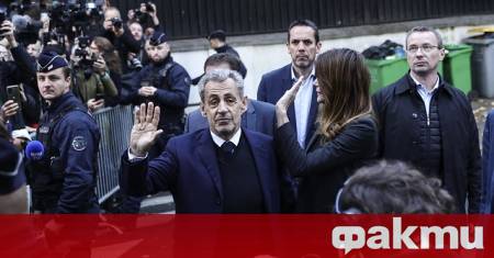 Бившият френски президент Никола Саркози обяви в социалната мрежа Екс