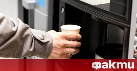 Машини за кафе пред две изборни секции във Ветово пускали