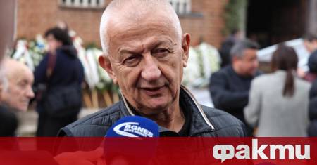 Собственикът на Локомотив Пловдив Христо Крушарски говори пред медиите след