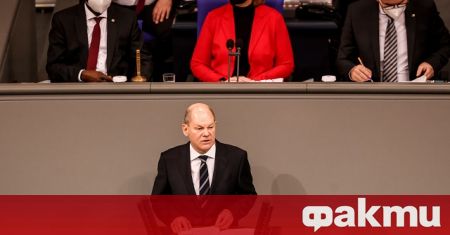 Германският канцлер Олаф Шолц очерта в реч в Карловия университет