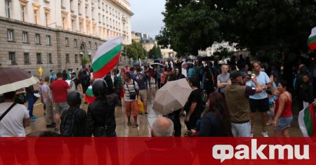Хиляди протестиращи заливат за пореден път улиците на България заради