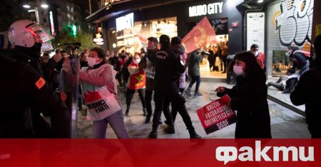 Десетки жители на района Кадъкьой в Истанбул бяха арестувани за
