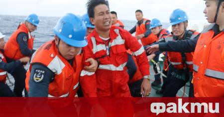 Китайската брегова охрана спаси 13 души от чуждестранен товарен кораб