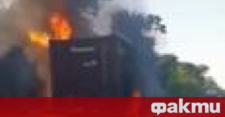Камион се запали и изгоря вчера на пътя Варна