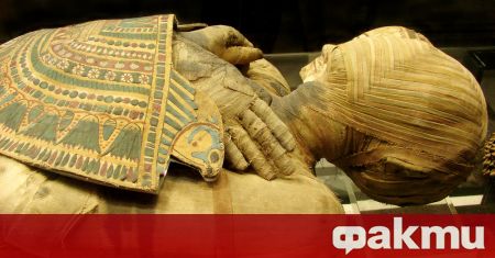 Археолози откриха мумия на 2000 години със златен език в