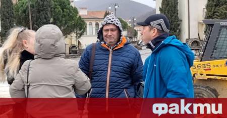 Възстановяването и почистването на инфраструктурата във вилно селище Елените засегнато