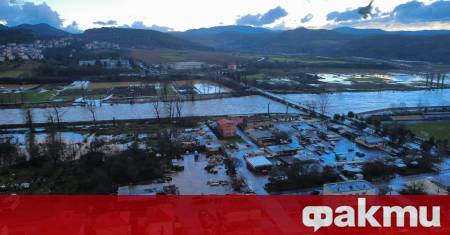 В Крумовград рано сутринта има гръмотевична буря дъждът се усилва