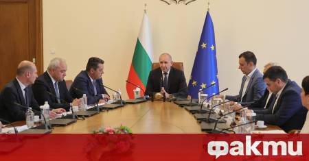 ФАКТИ публикува мнения с широк спектър от гледни точки за