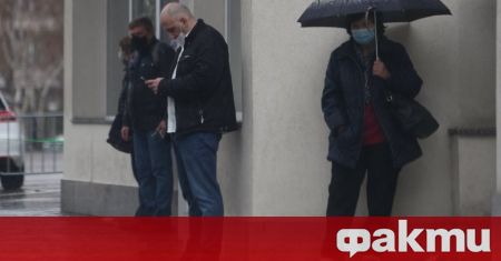 Гръмотевична буря в София Проливният дъжд започна да се изсипва