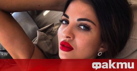 Попфолк певицата Райна скандализира социалните мрежи с еротичен кадър. На