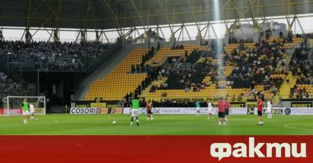 Шефовете на Ботев Пловдив са внесли в Община Пловдив на