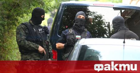 Многохилядните протести в градовете много ясно очертаха една разделителна линия