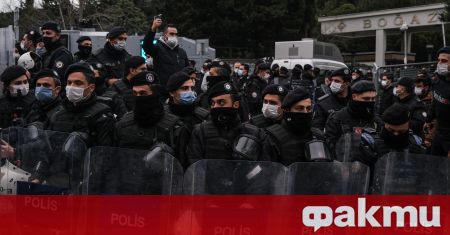 Турската полиция задържа 159 души по време на протест срещу