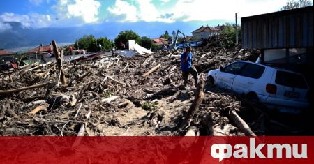 Обследването на засегнатите къщи от водното бедствие в Карловско продължава