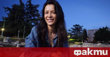 Актрисата Яна Маринова съобщи че мобилният ѝ телефон който беше