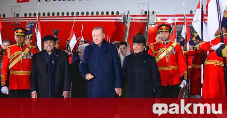 Министрите на външните работи и отбраната на Турция заедно с