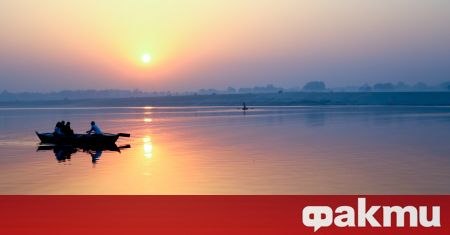 Властите в Северна Индия съобщиха, че опънали мрежа в река