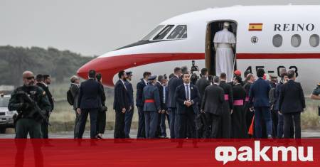 Самолетът с който папа Лъв Четиринадесети трябваше да отпътува от