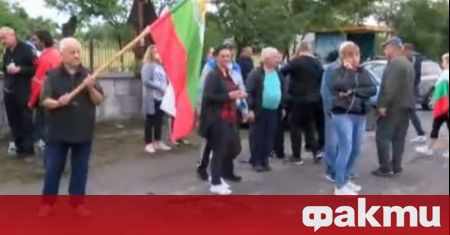 Жители на село Обручище отново блокираха пътя Гълъбово Мъдрец