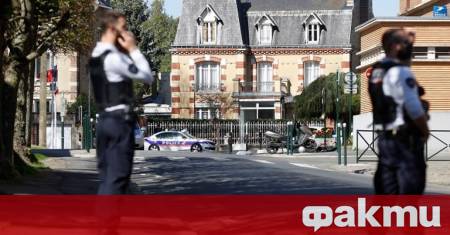 Френската полиция арестува мъж който нападна с нож три жени