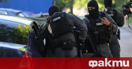 Служители на ГДБОП влязоха в централата на ВиК Бургас малко