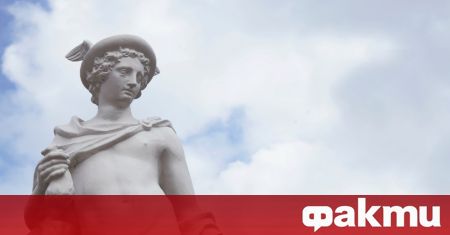 Главата на древна статуя на гръцкия бог Хермес е открита