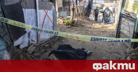 В бедно предградие на Йоханесбург Южна Африка въоръжена банда състояща