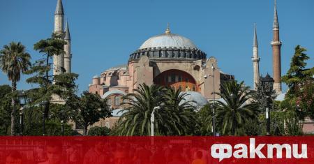 Християнските мозайки и стенописи в Света София ще бъдат скривани