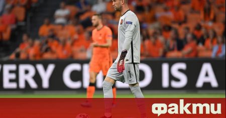 Вратарят на Нидерландия Маартен Стекеленбург стана най-възрастният футболист на “оранжевите”