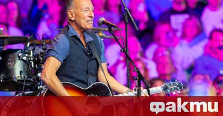 Днес Брус Спрингстийн познат по целия свят като The Boss