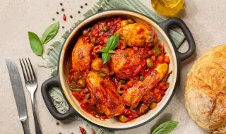 Рецепта на деня: Тюрлюгювеч с пилешко месо