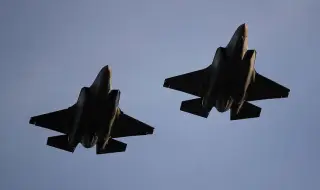 Пилони на САЩ и Израел преди атаката срещу Иран: Чест е да сме заедно, да ги ударим силно!