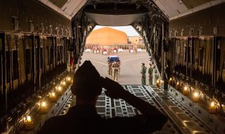 Военен самолет се разби при кацане в Мали