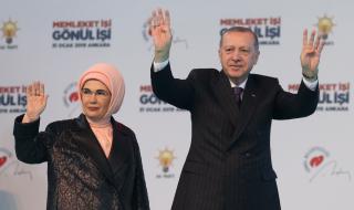 Турция призна, че поддържа преки контакти със Сирия