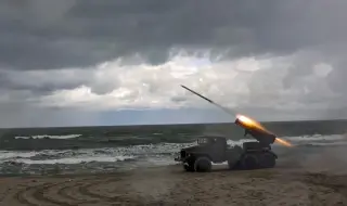 САЩ: Русия трупа ракети за удари и извън Украйна