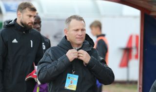 Ботев освободи треньора си само два месеца преди края на сезона