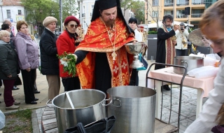 Поморийци се молят за здраве с курбан