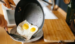 Ето как правилно да изпържим яйцата