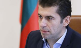 Петков звънял на румънския президент заради Каримански