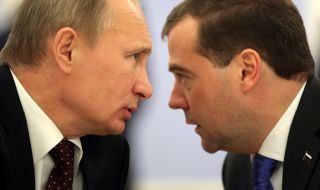 Медведев се заяде с Байдън: Бургерите остават в Русия, но...