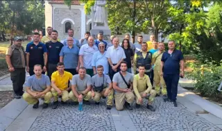 Стоян Денчев: България гори, но героизмът на пожарникарите ни е безспорен