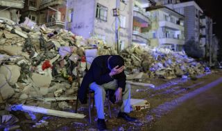 В Турция арестуваха кмета на един от най-разрушените градове при земетресенията