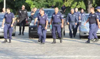 Протест: Служители на МВР в подкрепа на полицаите, арестували Явор Георгиев във Варна