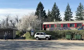 Влак блъсна възрастен мъж в Казанлък