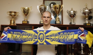 Чмовш: Не съм казвал, че не ме е грижа за синята фланелка