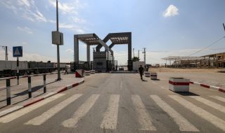 Първа цистерна с гориво за Газа премина през граничния пункт "Рафах"