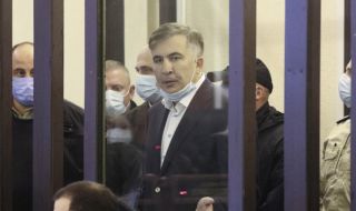 Осъденият бивш президент на Грузия Михаил Саакашвили се яви в съда чрез видеовръзка